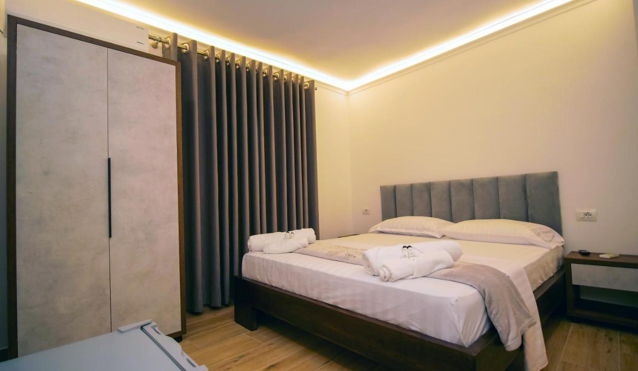 Vila Fatos Qama Berat Luaran gambar