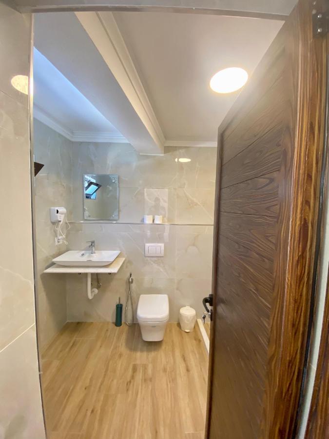 Vila Fatos Qama Berat Luaran gambar